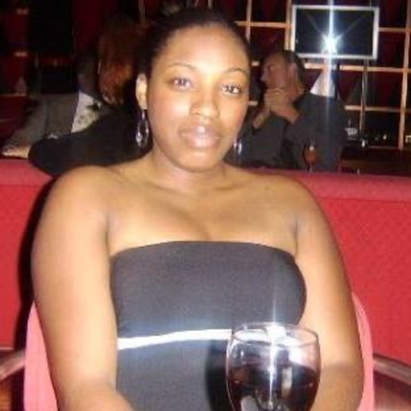 Meet your Posher, Stephanie - Picture 1 of 1